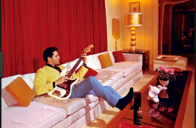 Elvis_Presley_s_living_room_-_Google_Search